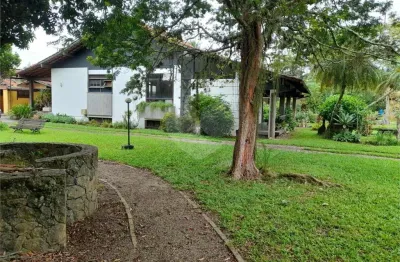 Casa em condomínio fechado com 5 quartos à venda na Rua Reitor Argemiro de Oliveira, 7, Maria Paula, Niterói