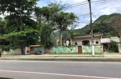 Terreno à venda na Estrada Francisco da Cruz Nunes, Badu, Niterói