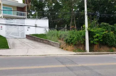Terreno à venda na Avenida Irene Lopes Sodré, Engenho do Mato, Niterói