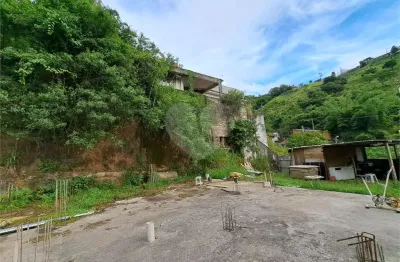 Terreno à venda na Rua Martins Torres, Santa Rosa, Niterói
