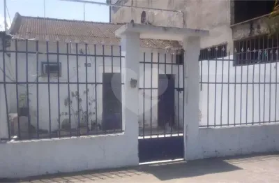 Casa com 2 quartos à venda na Salvatori, Centro, São Gonçalo