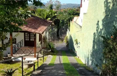 Casa com 4 quartos à venda na Rua Frederico Malesherbes Figueredo, Maria Paula, São Gonçalo
