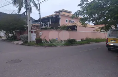 Casa com 4 quartos à venda na Rua Quatro, Itaipu, Niterói