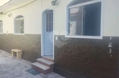 Casa de vila com 2 quartos à venda em santa rosa - rj