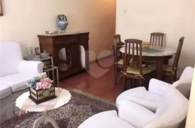 Apartamento à venda na Rua Doutor Celestino, Centro, Niterói