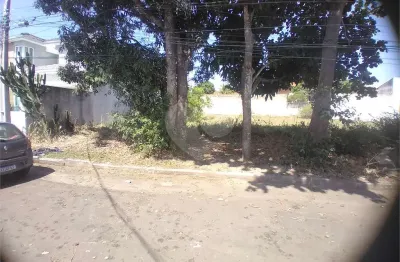 Terreno à venda na Rua Edma Rodrigues Valadão, Camboinhas, Niterói
