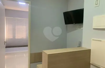 Sala comercial à venda na Rua General Andrade Neves, São Domingos, Niterói