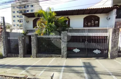 Casa com 4 quartos à venda na Desembargador Aires Itabaiana, Vital Brazil, Niterói