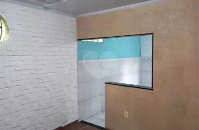 Casa em condomínio fechado com 2 quartos à venda na Silveira Franco, Rocha, São Gonçalo