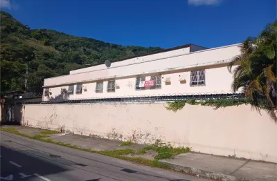 Terreno à venda na Avenida Sílvio Picanço, Charitas, Niterói