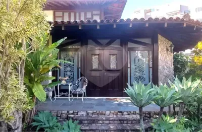 Casa com 4 quartos à venda na Rua Amadeu Gomes, Sapê, Niterói
