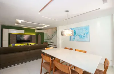 Casa em condomínio fechado com 4 quartos à venda na Rua Eurico Batista, 554, São Francisco, Niterói