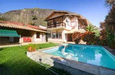 Casa com 3 quartos à venda na Rua das Acácias, Itacoatiara, Niterói