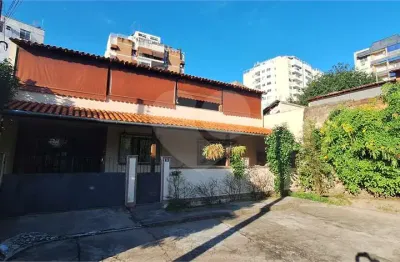 Casa de vila com 6 quartos à venda em santa rosa - rj