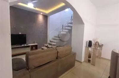 Casa com 3 quartos à venda na Rua Doutor Getúlio Vargas, 108, Barro Vermelho, São Gonçalo