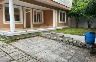 Casa com 4 quartos à venda na Rua das Rosas, Itacoatiara, Niterói