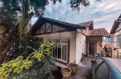 Terreno em condomínio fechado à venda no Santa Rosa, Niterói 