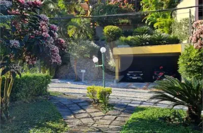 Terreno em condomínio fechado à venda em Itaipu, Niterói 