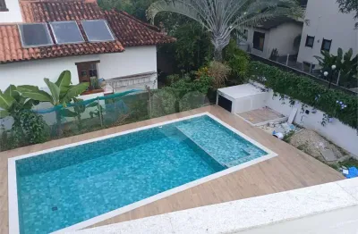 Terreno em condomínio fechado à venda na Rua Jornalista Carlos Vilhena, 451, Piratininga, Niterói