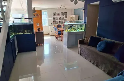 Casa com 3 dormitórios à venda, 205 m² por R$ 890.000,00 - Vila Progresso - Niterói/RJ