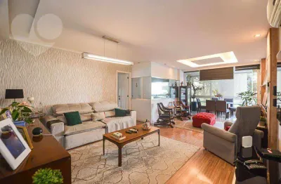 Praia Camboinhas apto varanda apto 4 qtos suites 2 vagas. Condominio frente ao mar