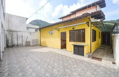 Casa com 5 quartos à venda na Rua Guararapes, 311, São Francisco, Niterói