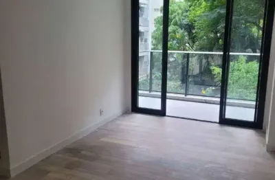 Apartamento com varanda, 2 quartos, sendo 1 suíte, vaga , 1ª Quadra da Praia de Icaraí - Niterói