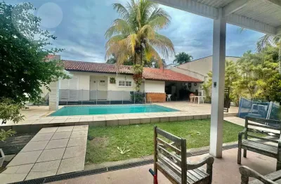 Casa com 4 suítes à venda, 583 m² por R$ 2.400.000 - Camboinhas - Niterói/RJ