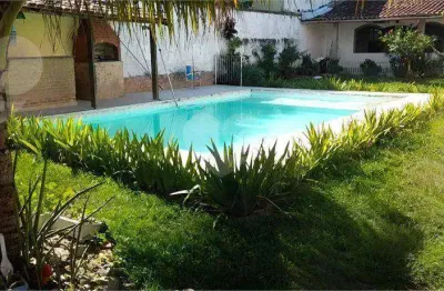 Casa com 4 dormitórios à venda, 155 m² por R$ 950.000,00 - Itaipu - Niterói/RJ