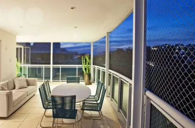 Cobertura com 3 dormitórios à venda, 230 m² por R$ 2.500.000 - Camboinhas - Resort Oasis Niterói/RJ