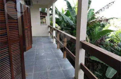Casa à venda, 212 m² por R$ 790.000,00 - Santa Rosa - Niterói/RJ