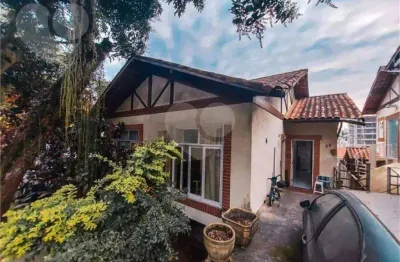 Casa com 4 dormitórios à venda, 98 m² por R$ 1.000.000,00 - Santa Rosa - Niterói/RJ