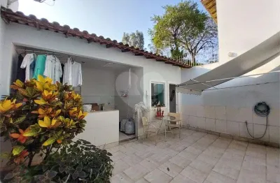 Casa com 4 quartos à venda na Rua Murilo Portugal, 1026, São Francisco, Niterói, 174 m2 por R$ 2.000.000