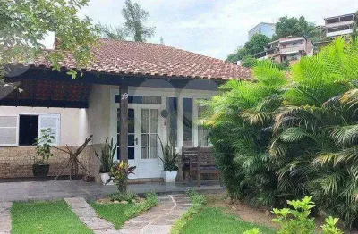 Casa com 3 dormitórios à venda, 147 m² por R$ 800.000,00 - Badu - Niterói/RJ