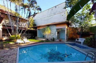 Casa com 4 dormitórios à venda, 375 m² por R$ 1.690.000,00 - Itaipu - Niterói/RJ