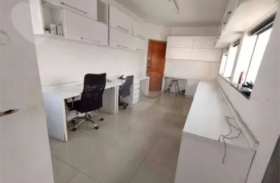 Sala comercial com 4 salas à venda na Avenida Ernani do Amaral Peixoto, 60, Centro, Niterói