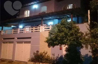 Casa à venda, 300 m² por R$ 690.000,00 - Baldeador - Niterói/RJ