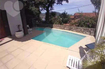 Casa com 3 quartos à venda na Rua Doutor Henrique Portugal, 81, São Francisco, Niterói