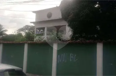 Casa com 3 dormitórios à venda por R$ 800.000,00 - Piratininga - Niterói/RJ