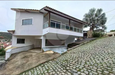 Maravilhosa residencia no Uba Piratininga, propria para reunir a família e amigos. Piratininga-Niteroi