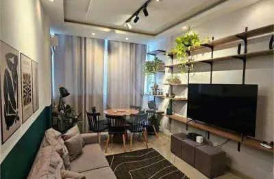 Lindo apartamento reformado, 3 quartos, suíte e 1 vaga garagem, elevador e portaria 24 horas