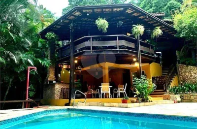 Casa com 4 dormitórios à venda, 230 m² por R$ 1.600.000,00 - Itaipu - Niterói/RJ