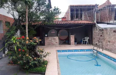 Casa com 3 dormitórios à venda, 292 m² por R$ 950.000,00 - Piratininga - Niterói/RJ