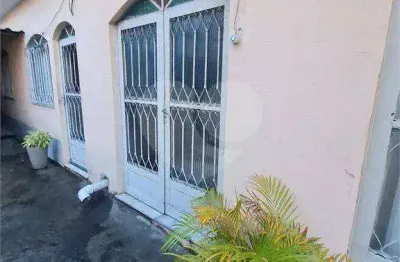 Sobrado com 2 dormitórios à venda, 50 m² por R$ 170.000 - Cubango - Niterói/RJ