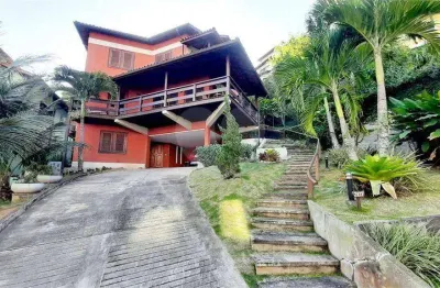 Excelente residência no Condomínio Ubá V, 400m², 5 quartos sendo 4 suítes