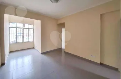 Apartamento 2 quartos no Centro de Niterói, frente, sol da manhã Reformado e montado - 75 m²