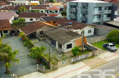 Terreno à venda na Prefeito Baltazar Buschle, 2183, Espinheiros, Joinville