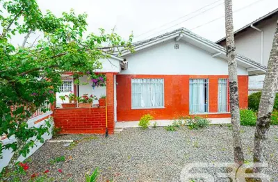 Casa com 3 quartos à venda na Rua Quinze de Novembro, 37, América, Joinville