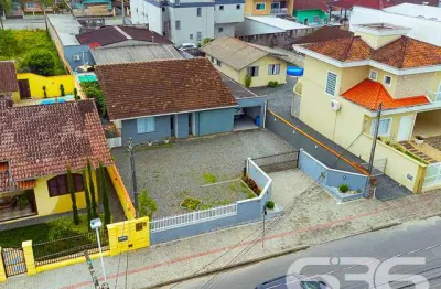 Casa com 3 quartos à venda na Rua Quinze de Novembro, 84, Vila Nova, Joinville