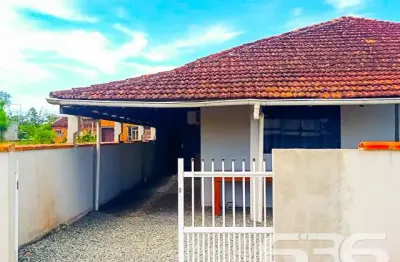 Casa com 3 quartos à venda na Nereu Ramos, 712, Salinas, Balneário Barra do Sul